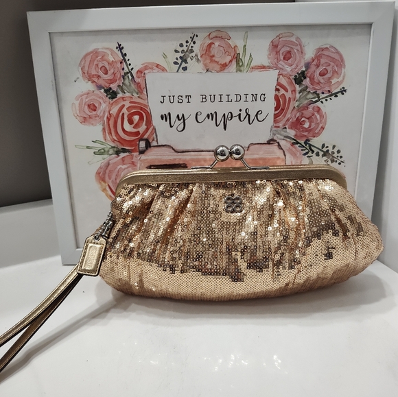 🎉Vintage Y2K Coach Limited Edition Julia Gold Sequin Clutch/Wristlet Wallet - Picture 1 of 16